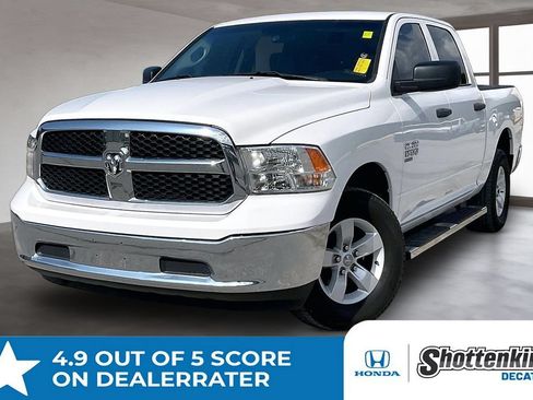 Used 2022 RAM 1500 Classic SLT AWD/4WD image 1
