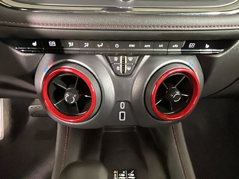 Used 2023 Chevrolet Blazer RS AWD/4WD image 26