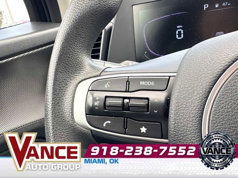 Used 2025 Kia Sportage LX AWD/4WD image 28