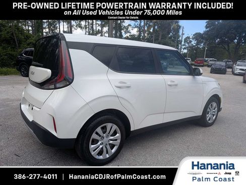 Used 2023 Kia Soul LX FWD image 3
