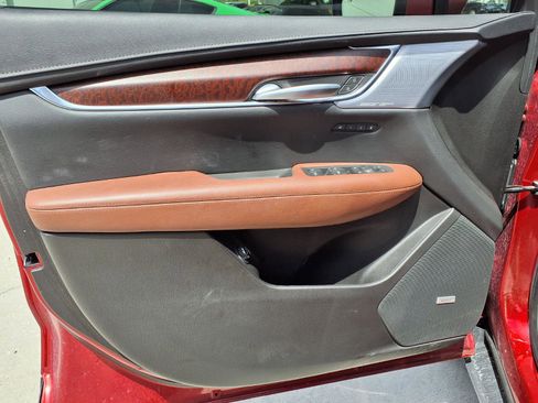 Used 2024 Cadillac XT5 Premium Luxury w/ Technology Package image 13