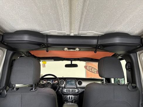 Used 2020 Jeep Wrangler Sport AWD/4WD image 40