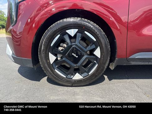 Used 2025 Kia Carnival EX FWD image 26