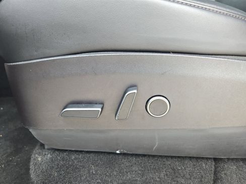 Used 2022 Tesla Model Y Performance image 15