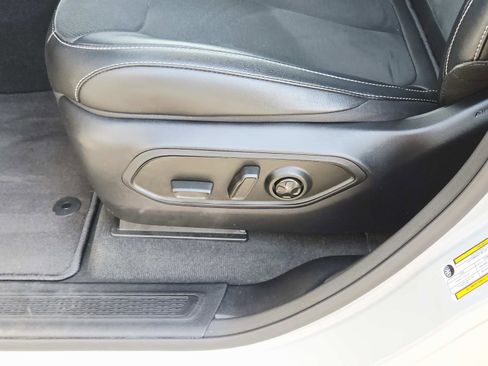 Used 2024 Jeep Grand Cherokee Altitude image 38