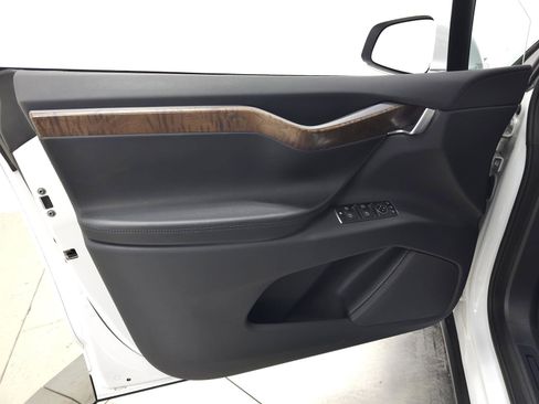 Used 2020 Tesla Model X Long Range image 12