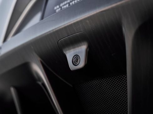 Used 2018 Ferrari GTC4Lusso image 14