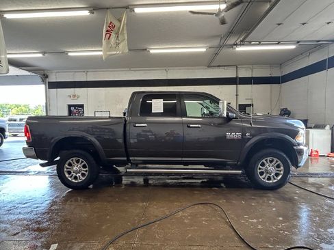 Used 2016 RAM 2500 Laramie w/ Convenience Group AWD/4WD image 8