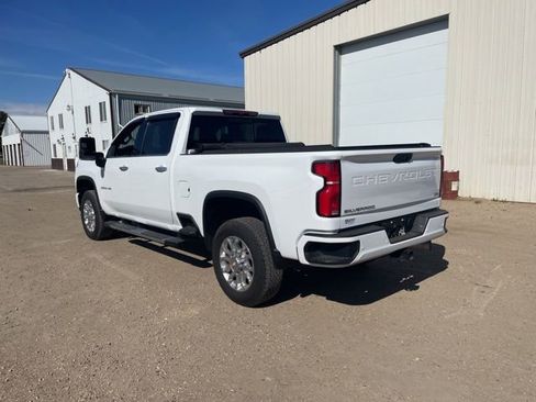 Used 2024 Chevrolet Silverado 2500 LTZ w/ LTZ Plus Package AWD/4WD image 4