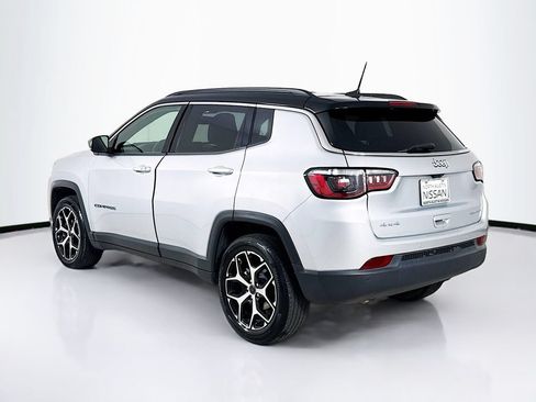 Used 2025 Jeep Compass Limited AWD/4WD image 5