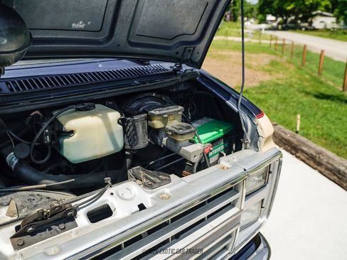 Used 1988 Chevrolet G20 RWD image 17