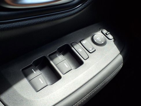 New 2026 Honda HR-V LX image 6