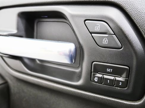 Used 2020 GMC Sierra 2500 AT4 w/ AT4 Premium Package image 16