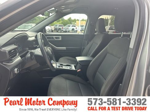 Used 2022 Ford Explorer XLT w/ Class IV Trailer Tow Package AWD/4WD image 11