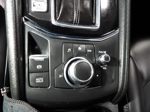 Used 2018 MAZDA CX-5 Touring w/ Preferred Equipment Package AWD/4WD image 13