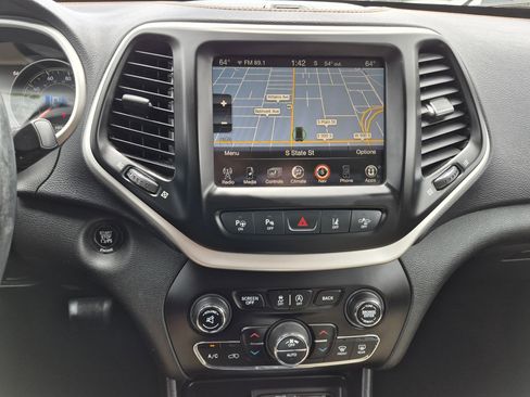 Used 2015 Jeep Cherokee Limited w/ Luxury Group AWD/4WD image 26
