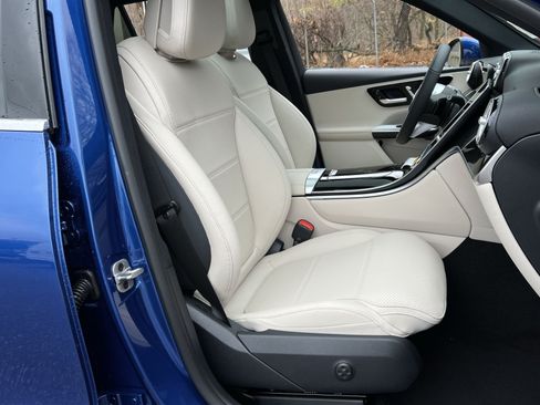 Certified 2026 Mercedes-Benz GLC 300 4MATIC image 26