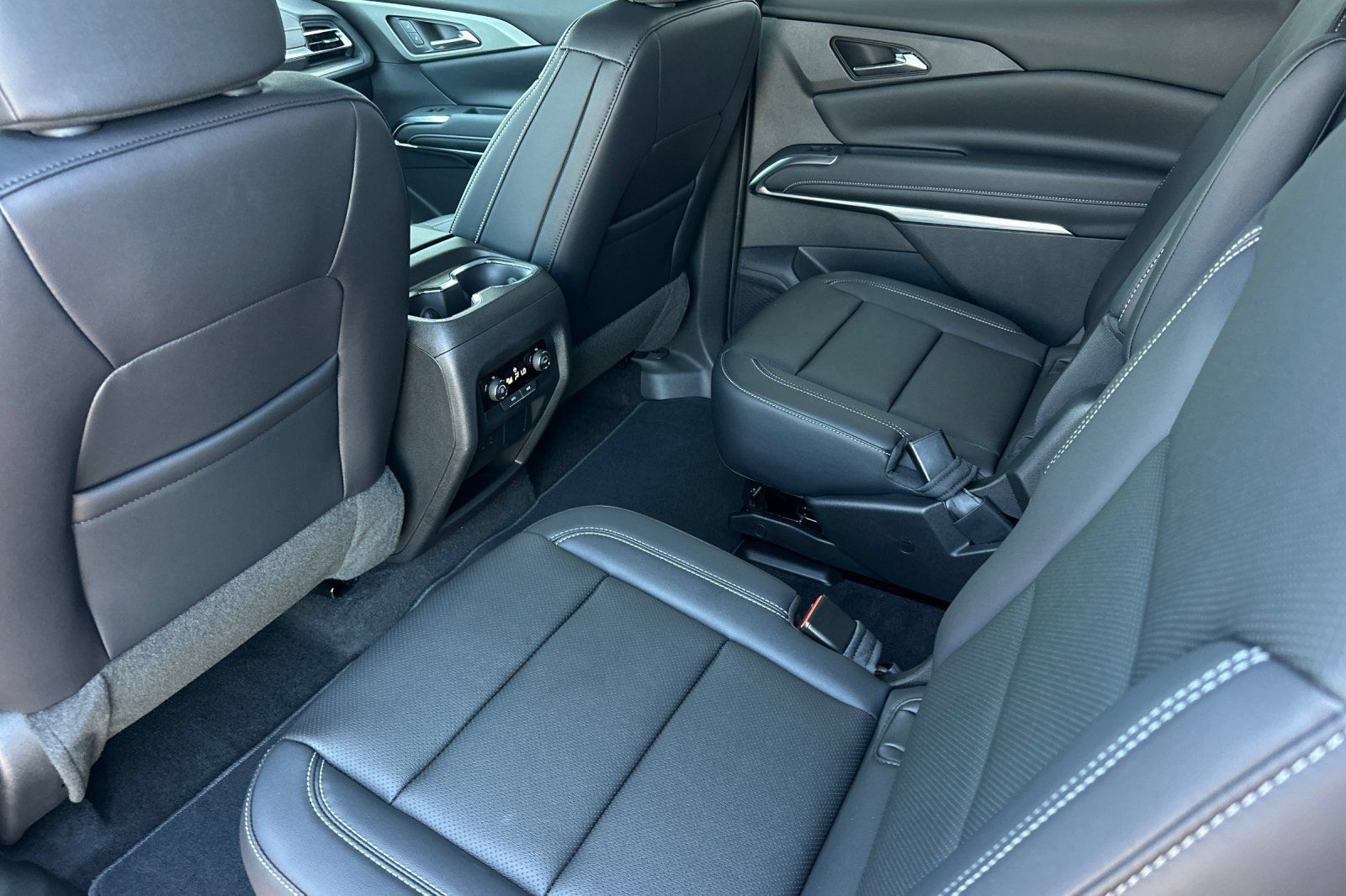 New 2026 Chevrolet Traverse LT FWD image 12