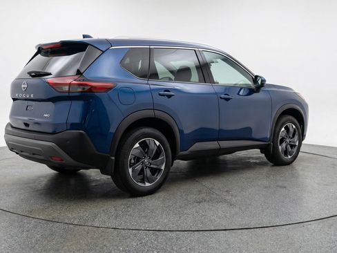 Used 2025 Nissan Rogue SV FWD image 9