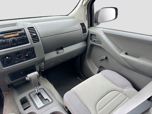 Used 2013 Nissan Frontier S image 20