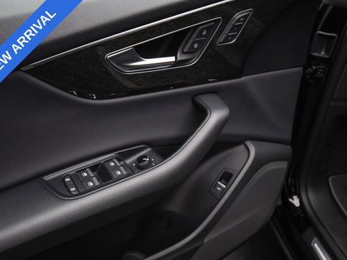 Used 2019 Audi Q8 Premium w/ Convenience Package image 43
