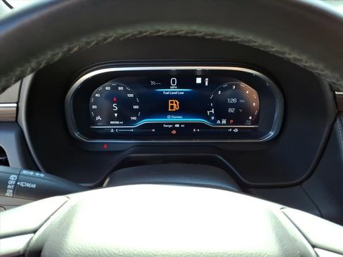 Used 2023 Chevrolet Suburban LT image 19