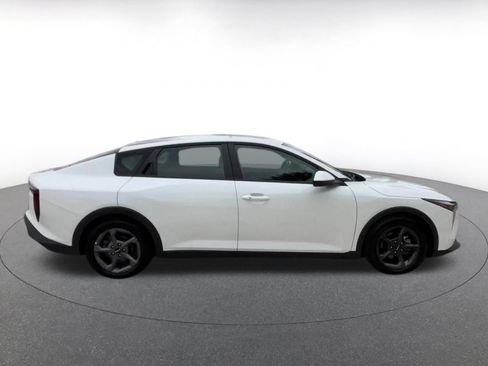 Used 2025 Kia K4 FWD image 16