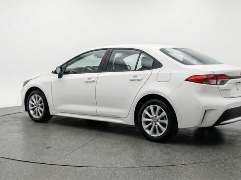 Used 2025 Toyota Corolla LE FWD image 6