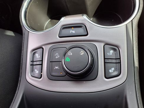 Used 2022 GMC Terrain AT4 w/ Infotainment Package II image 10