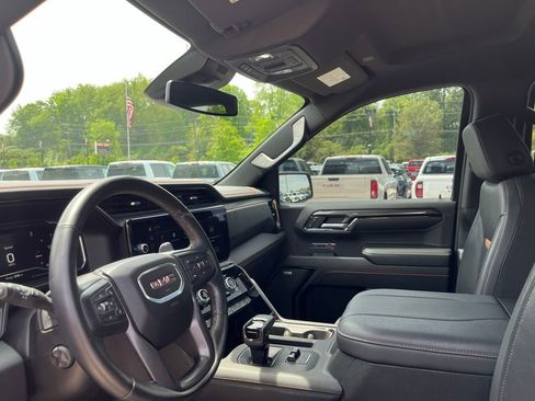 Used 2024 GMC Sierra 1500 AT4 w/ AT4 Premium Package AWD/4WD image 15