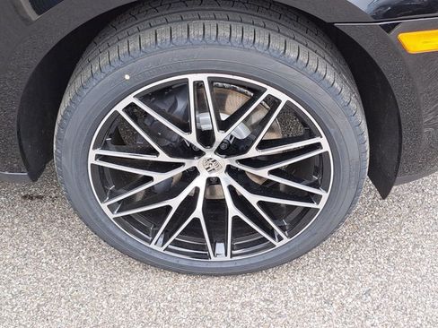 New 2026 Porsche Macan image 14