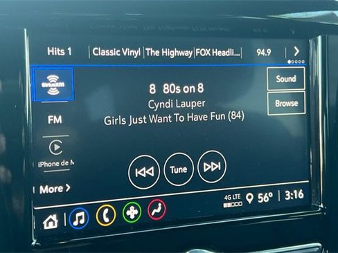 Used 2023 Chevrolet Traverse LT image 25