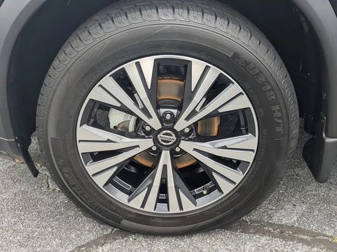 Certified 2021 Nissan Rogue SV FWD image 11