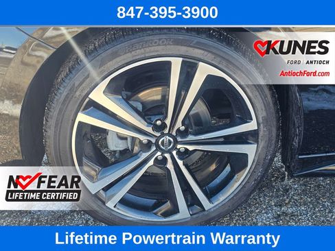 Used 2023 Nissan Sentra SR w/ SR Premium Package image 12