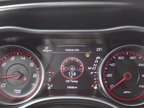 Used 2016 Dodge Charger SXT image 32