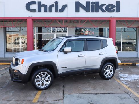Used 2017 Jeep Renegade Latitude image 1