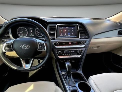 Used 2018 Hyundai Sonata SEL w/ Tech Package 04 FWD image 9