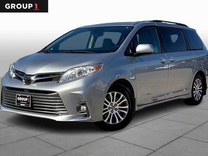 Used 2018 Toyota Sienna XLE