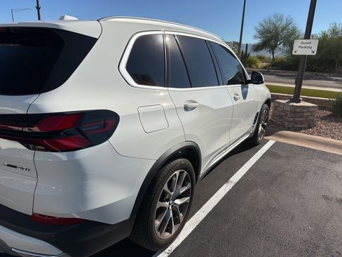 Used 2024 BMW X5 sDrive40i w/ Premium Package image 4
