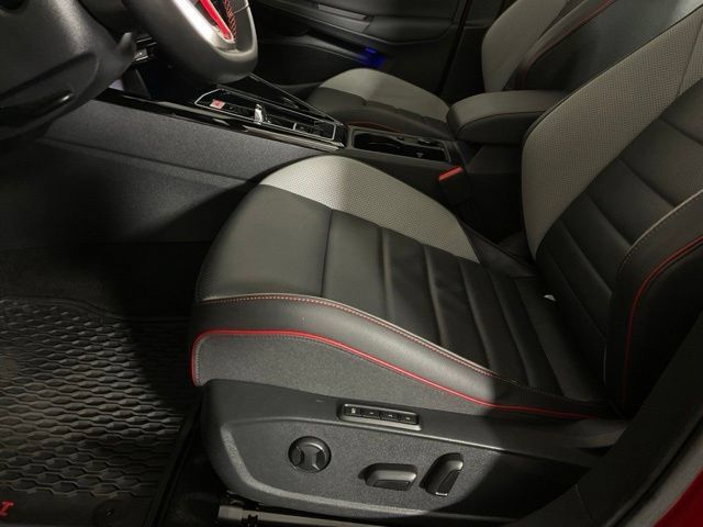 Used 2024 Volkswagen GTI SE FWD image 31