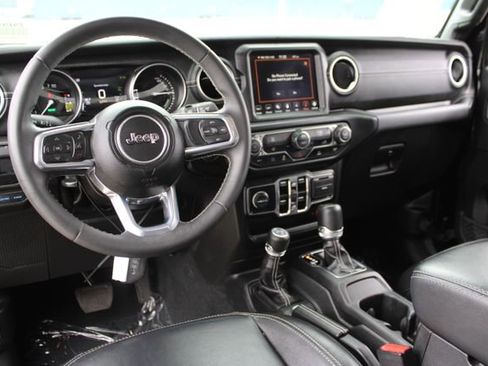 Used 2023 Jeep Wrangler Unlimited Sahara image 14