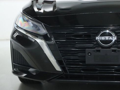 Certified 2025 Nissan Altima 2.5 SV FWD image 7