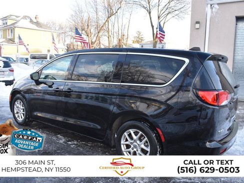 Used 2024 Chrysler Voyager LX image 9