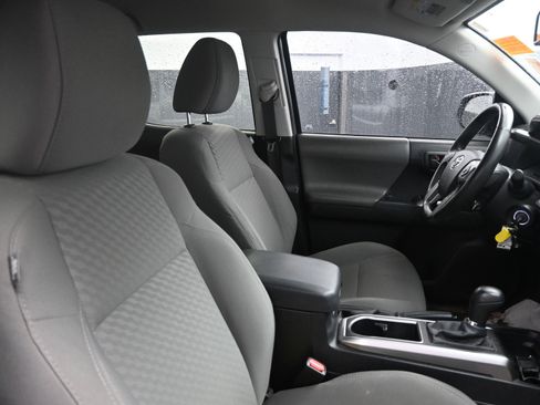 Used 2022 Toyota Tacoma SR5 image 24