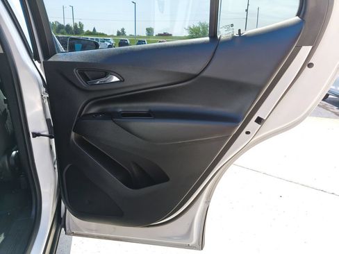 Used 2019 Chevrolet Equinox LT FWD image 18
