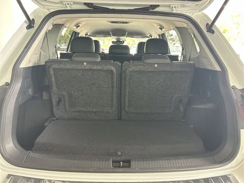 Certified 2022 Volkswagen Tiguan SE image 41