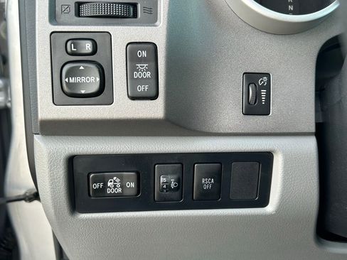 Used 2013 Toyota Tundra 4x4 Double Cab image 14