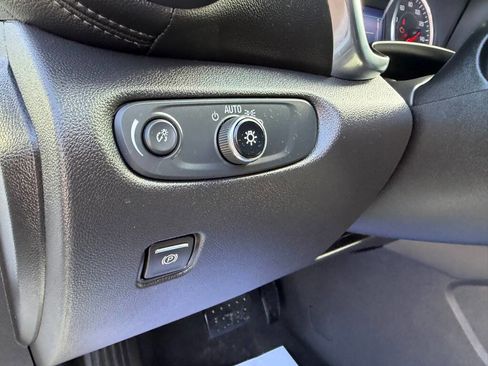 Used 2019 Chevrolet Blazer LT image 17