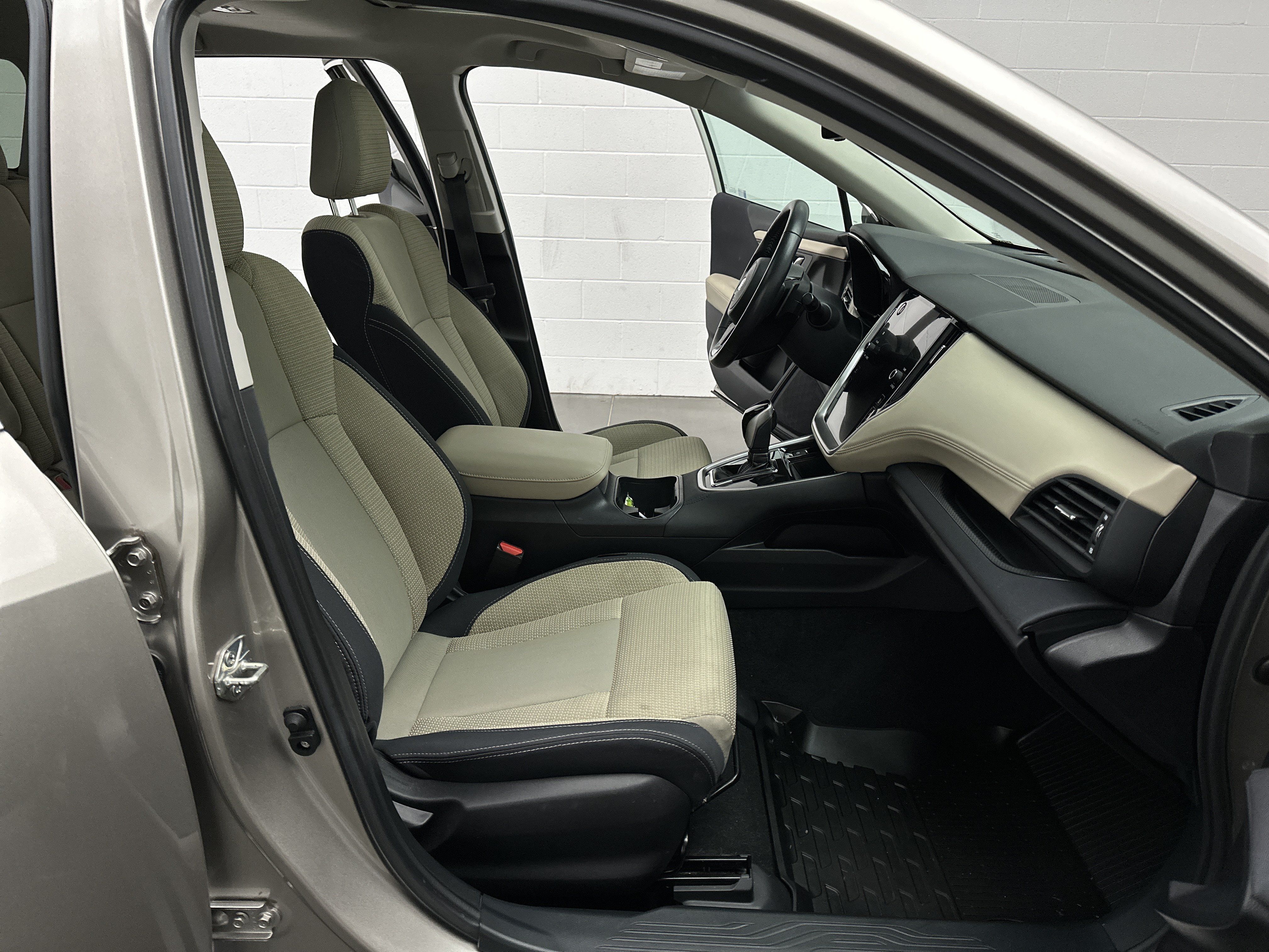 Used 2020 Subaru Outback Premium w/ Popular Package #1 AWD/4WD image 23