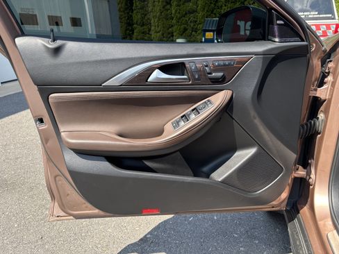Used 2019 INFINITI QX30 AWD w/ Proassist Package image 16